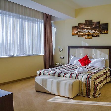 Tcc Grand Plaza Hotel Skopje Exterior photo