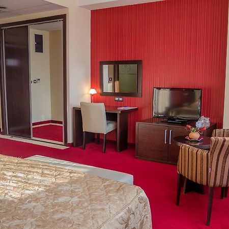 Tcc Grand Plaza Hotel Skopje Exterior photo