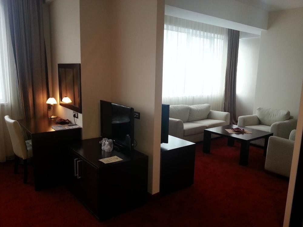 Tcc Grand Plaza Hotel Skopje Exterior photo