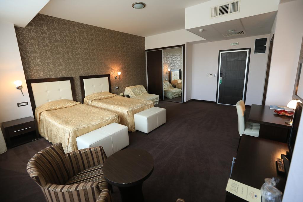 Tcc Grand Plaza Hotel Skopje Exterior photo